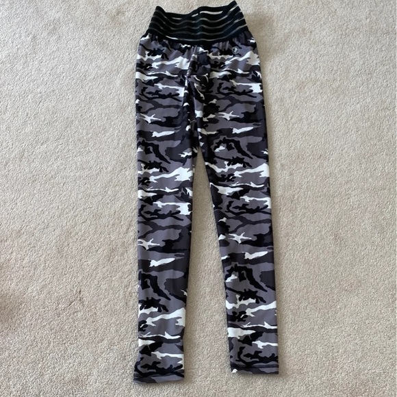 abs2b Pants - Abs2b Camo Bum Scrunch Legging
